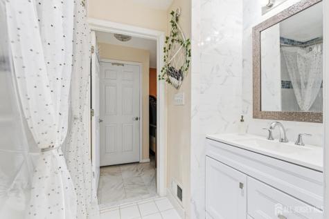 23 Prestwick Way Edison NJ 08820