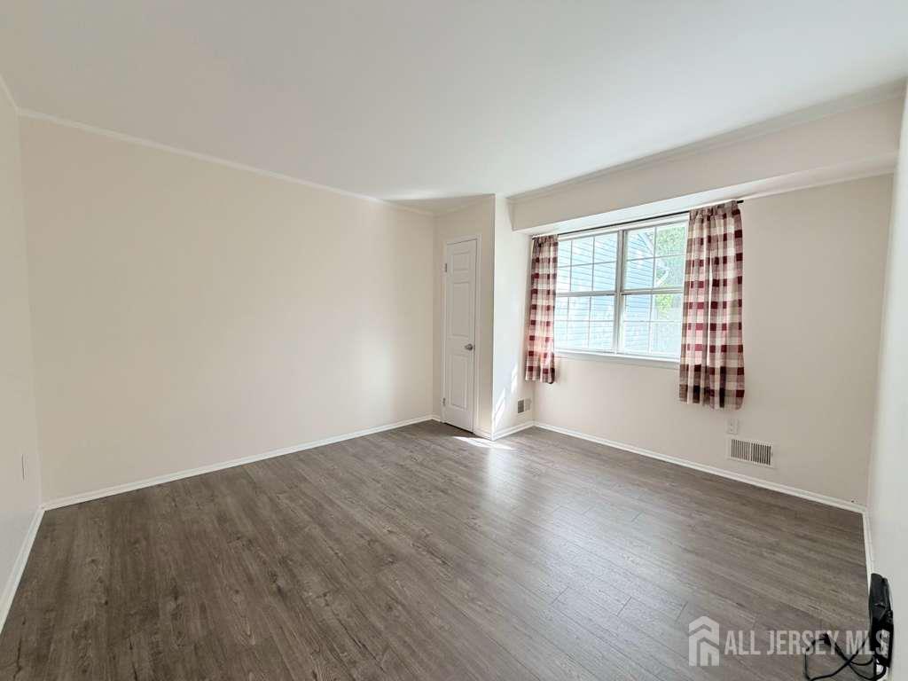 9 Hawaii Court Matawan NJ 07747