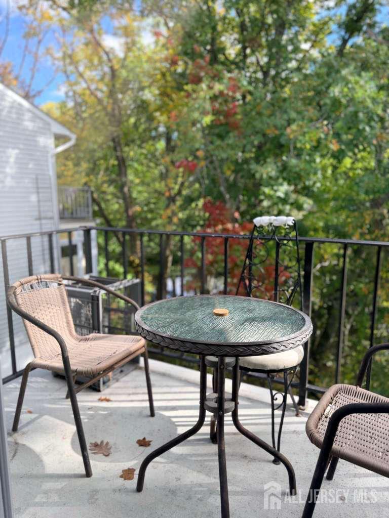 9 Hawaii Court Matawan NJ 07747