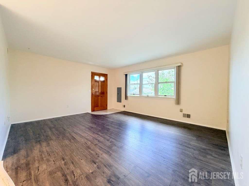 9 Hawaii Court Matawan NJ 07747
