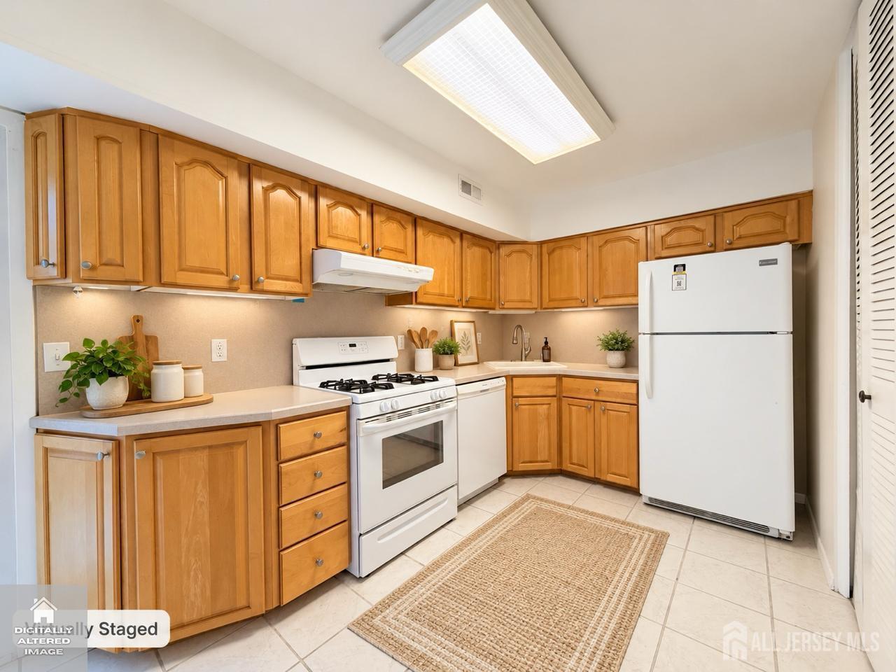 9 Hawaii Court Matawan NJ 07747