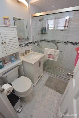 2215 Grand Avenue Bergenfield NJ 07047