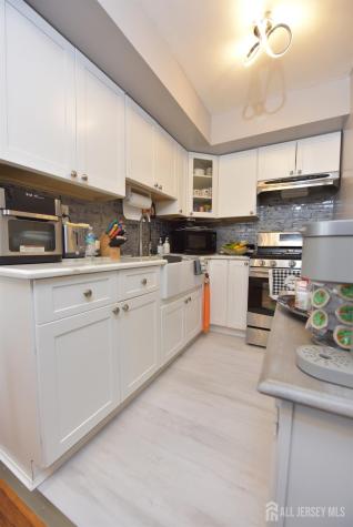 2215 Grand Avenue Bergenfield NJ 07047
