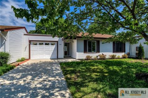 131 Balsam #c Plaza Monroe NJ 08831