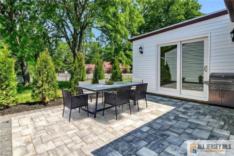 131 Balsam #c Plaza Monroe NJ 08831