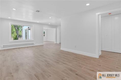 131 Balsam #c Plaza Monroe NJ 08831