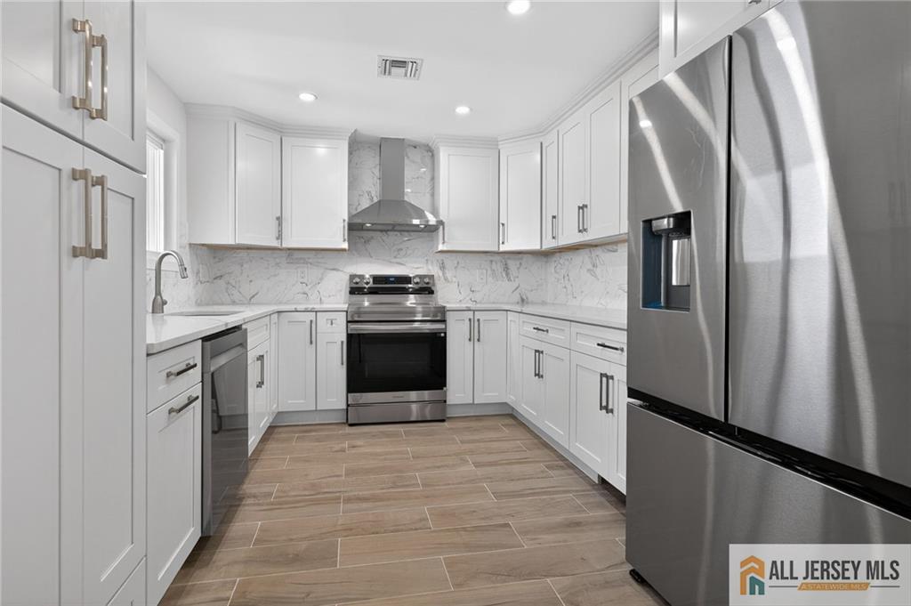 131 Balsam #c Plaza Monroe NJ 08831
