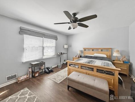 19 Wellington Court Sayreville NJ 08872