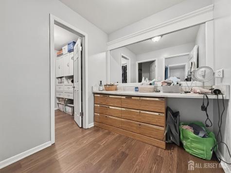 19 Wellington Court Sayreville NJ 08872
