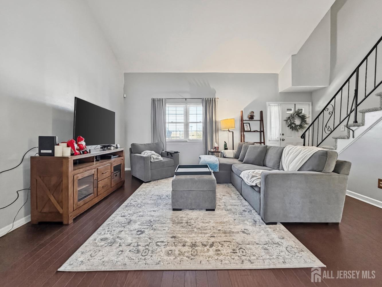 19 Wellington Court Sayreville NJ 08872