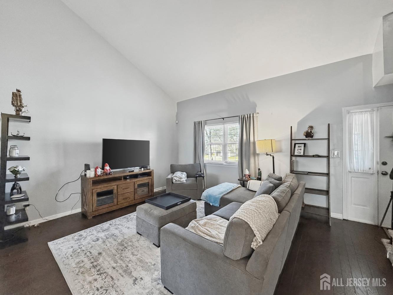 19 Wellington Court Sayreville NJ 08872