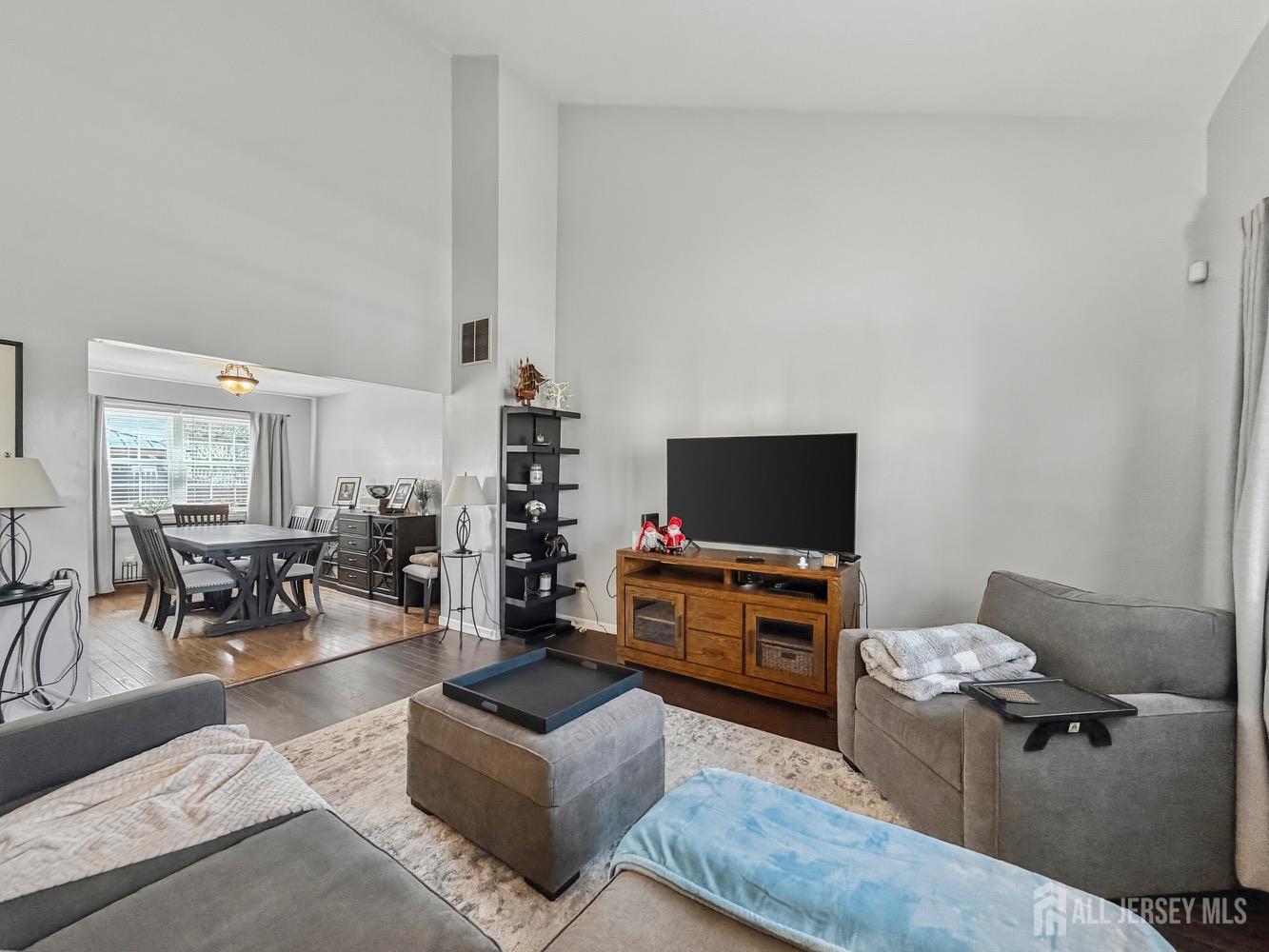 19 Wellington Court Sayreville NJ 08872