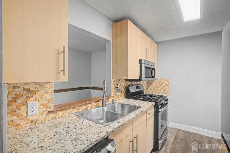 208 Sunshine Court Parlin NJ 08859