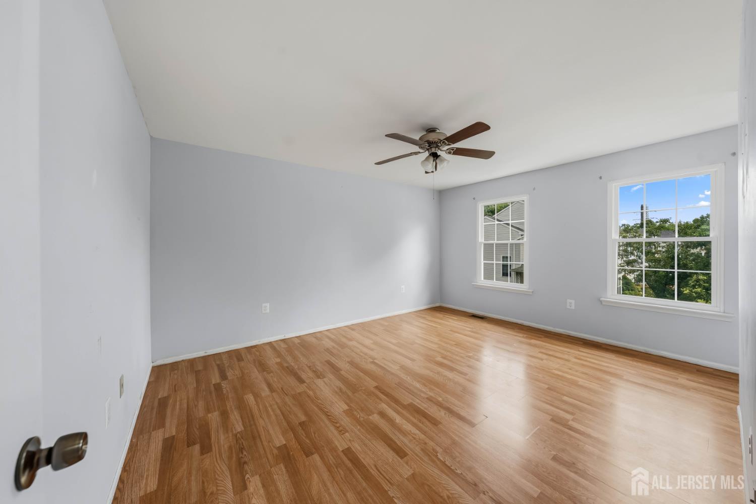 35 E Byrnes Lane E Sayreville NJ 08872