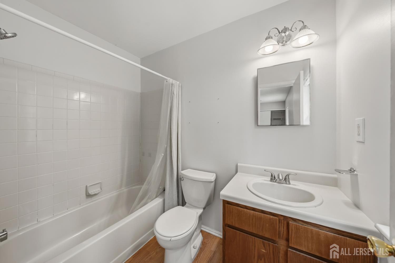 35 E Byrnes Lane E Sayreville NJ 08872