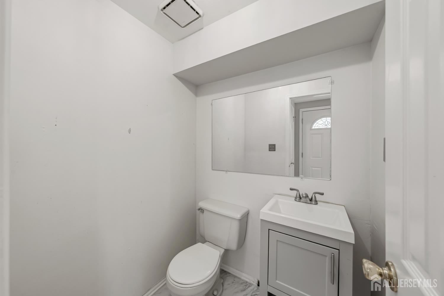 35 E Byrnes Lane E Sayreville NJ 08872
