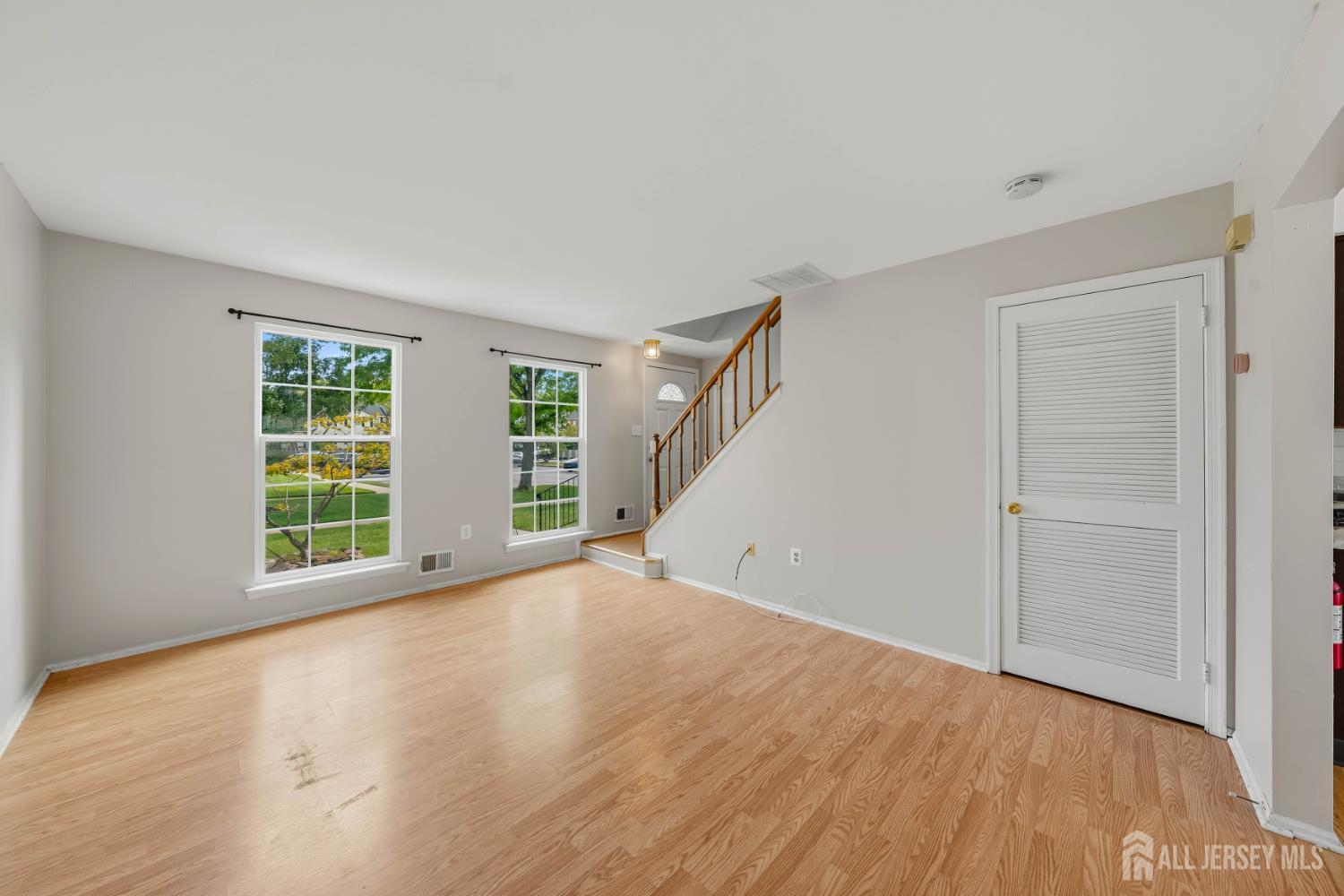 35 E Byrnes Lane E Sayreville NJ 08872