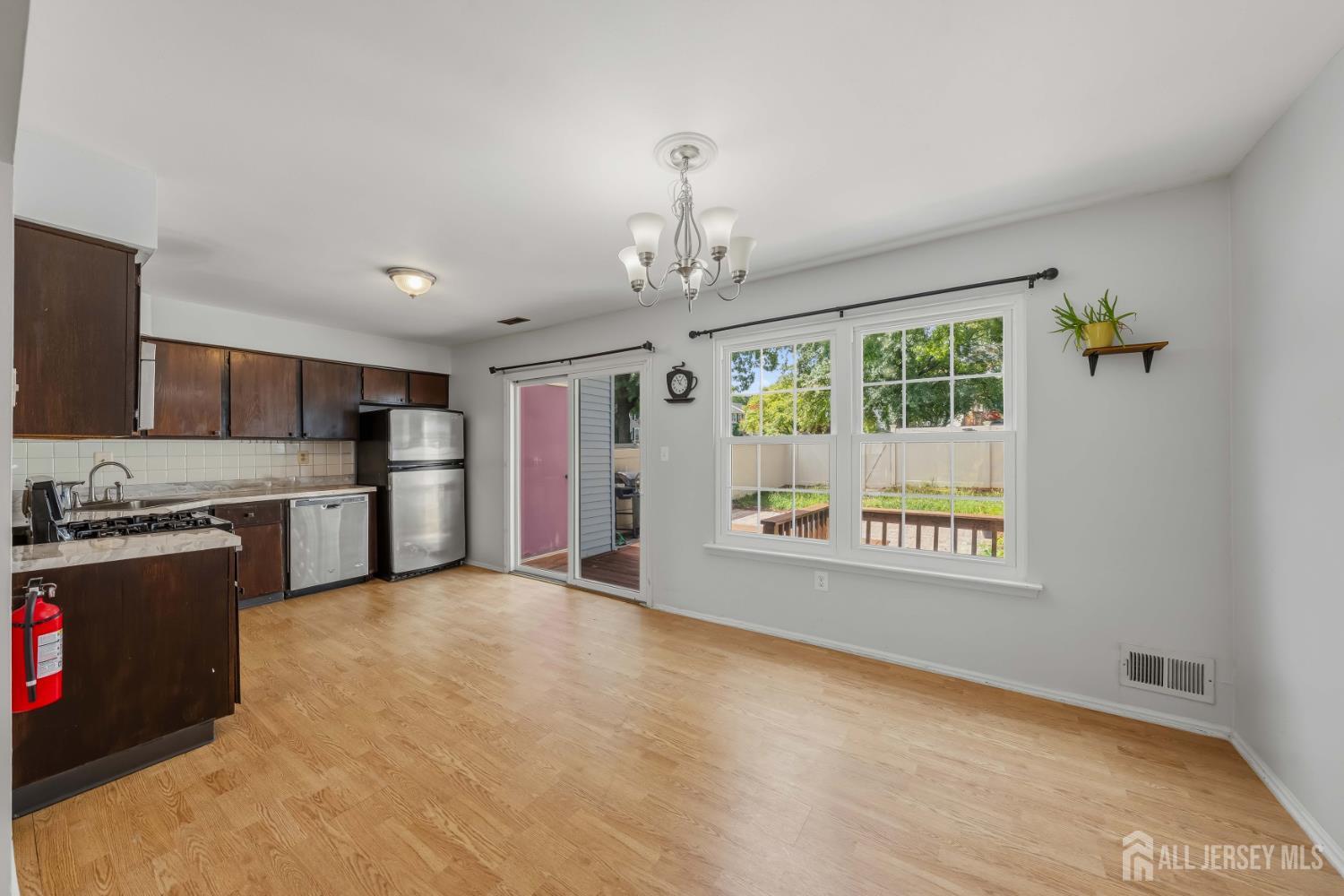 35 E Byrnes Lane E Sayreville NJ 08872