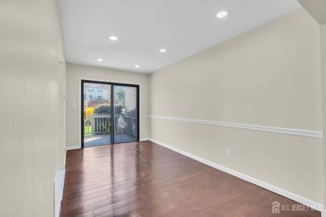 53 Heritage Lane Fords NJ 08863