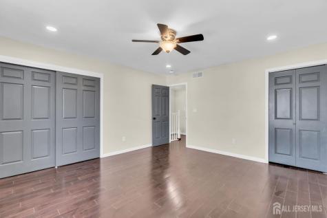 53 Heritage Lane Fords NJ 08863