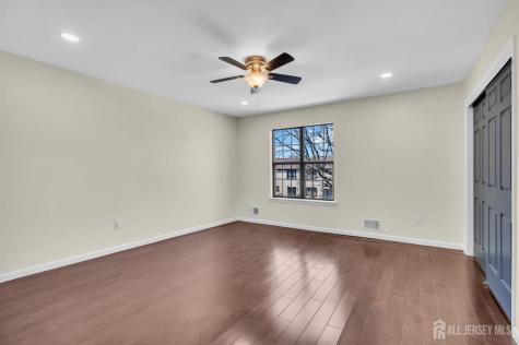53 Heritage Lane Fords NJ 08863
