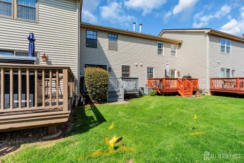 53 Heritage Lane Fords NJ 08863