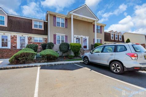 53 Heritage Lane Fords NJ 08863