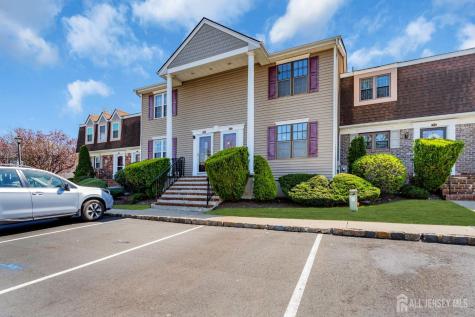 53 Heritage Lane Fords NJ 08863