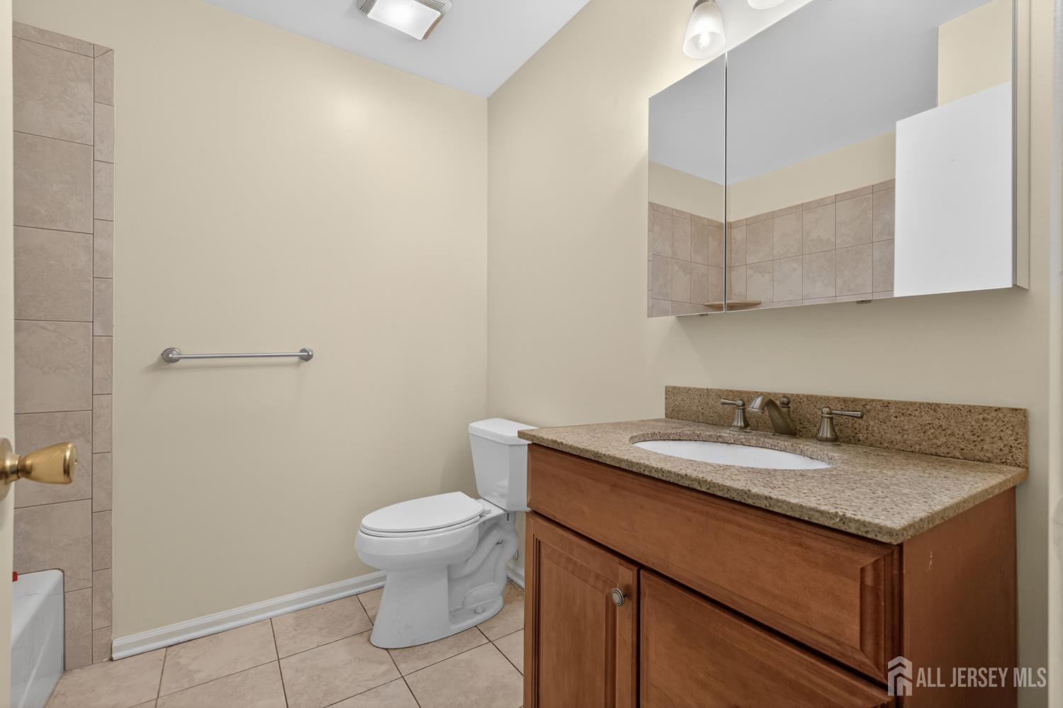 2101 Bayhead Drive Sayreville NJ 08859