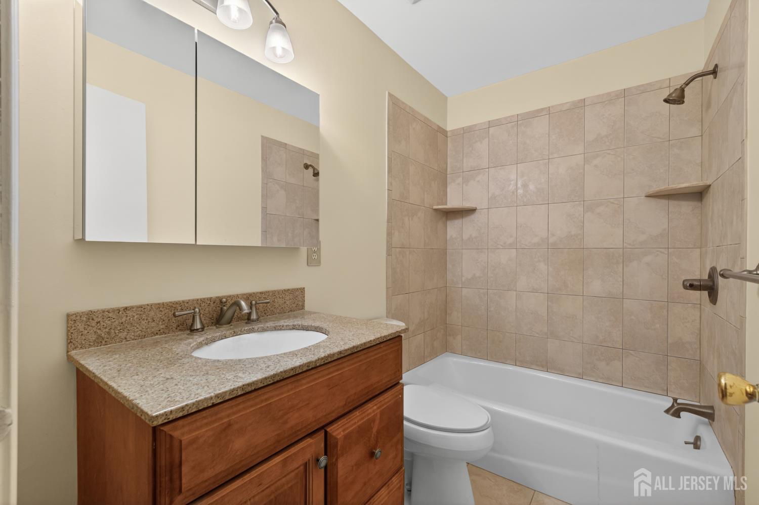 2101 Bayhead Drive Sayreville NJ 08859