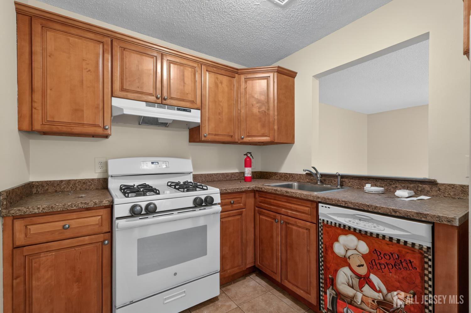 2101 Bayhead Drive Sayreville NJ 08859