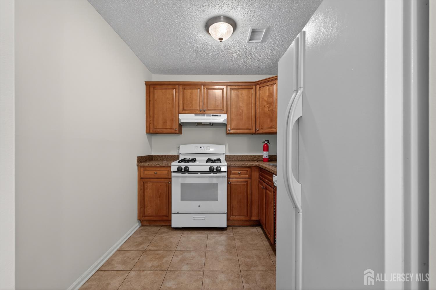 2101 Bayhead Drive Sayreville NJ 08859