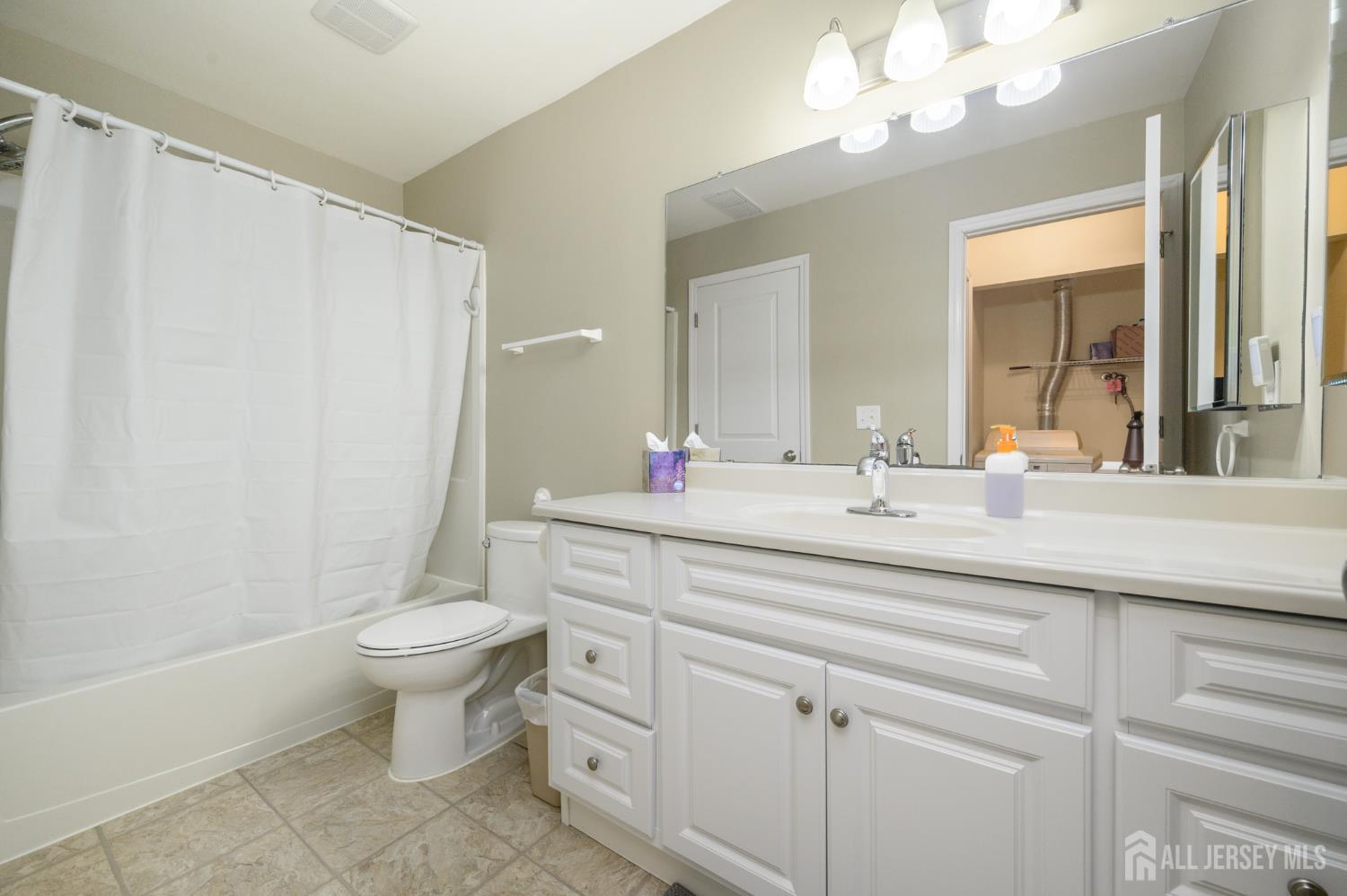 804 Violet Lane Jackson NJ 08527
