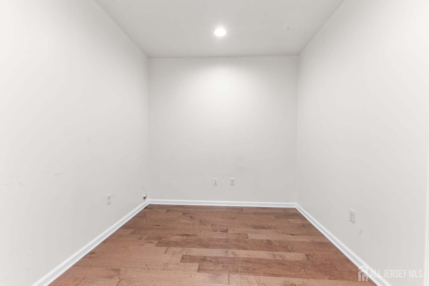 135 Savoth Lane Colonia NJ 07067