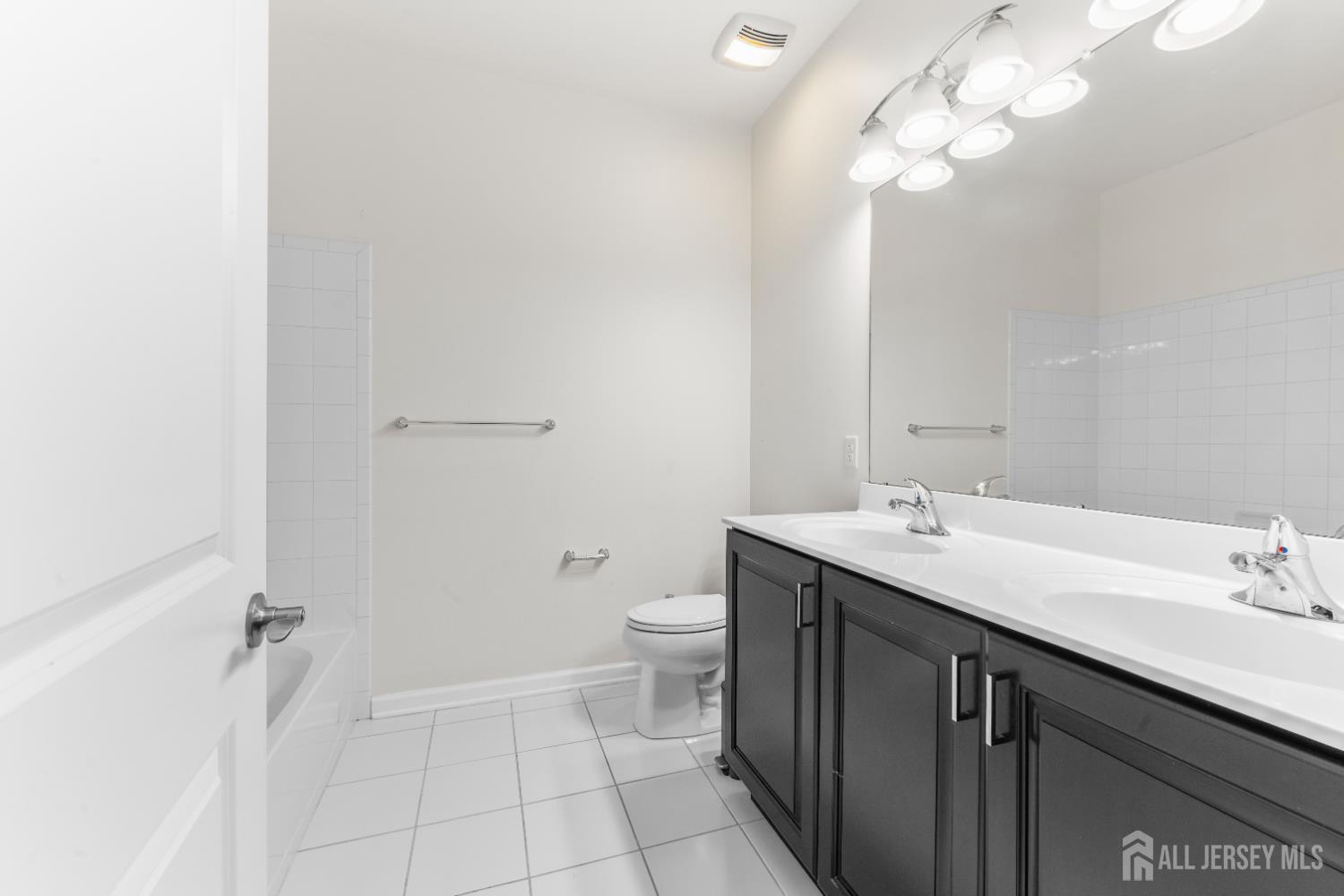 135 Savoth Lane Colonia NJ 07067