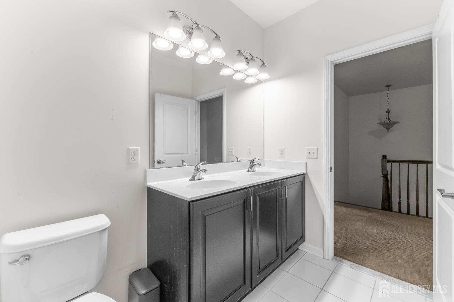 135 Savoth Lane Colonia NJ 07067
