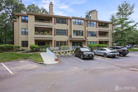 1108 Stoneridge Circle Helmetta NJ 08828