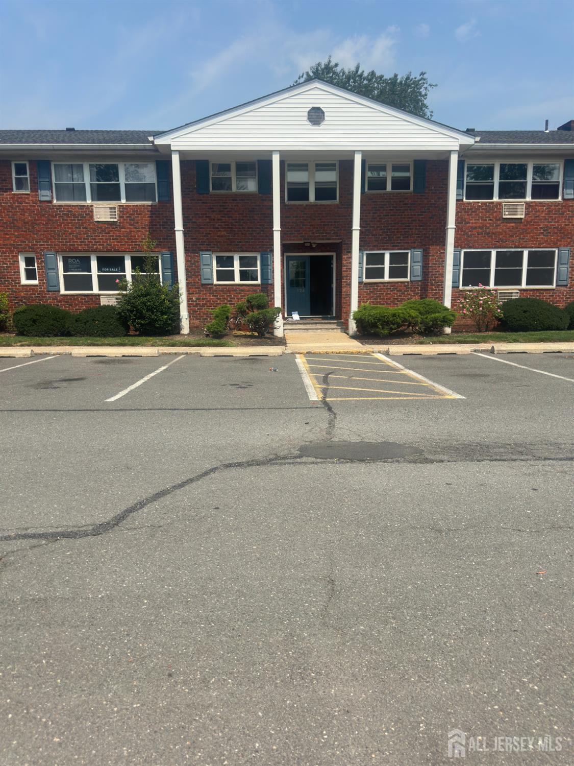 42 Woodedge Street Edison NJ 08817