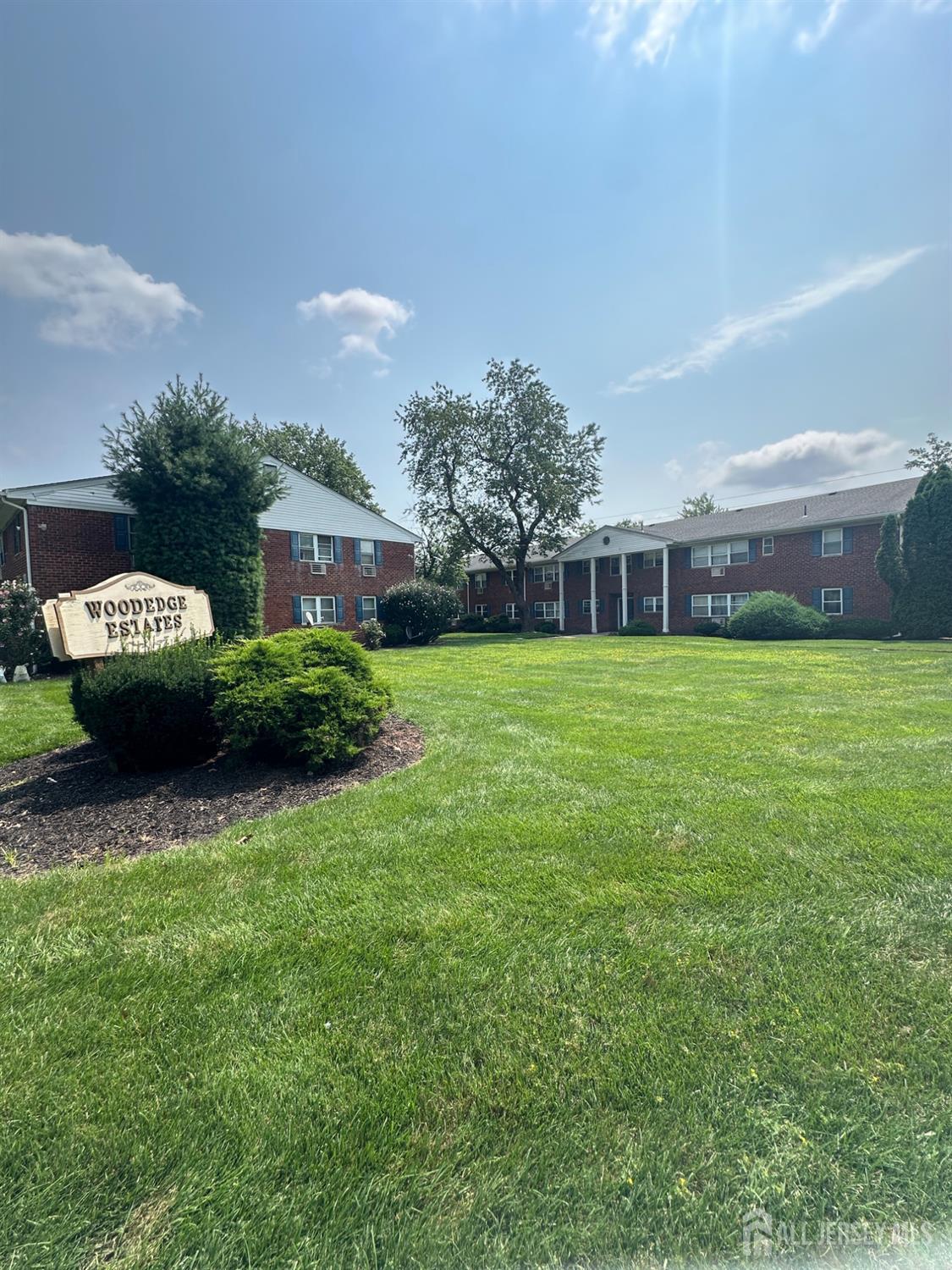 42 Woodedge Street Edison NJ 08817