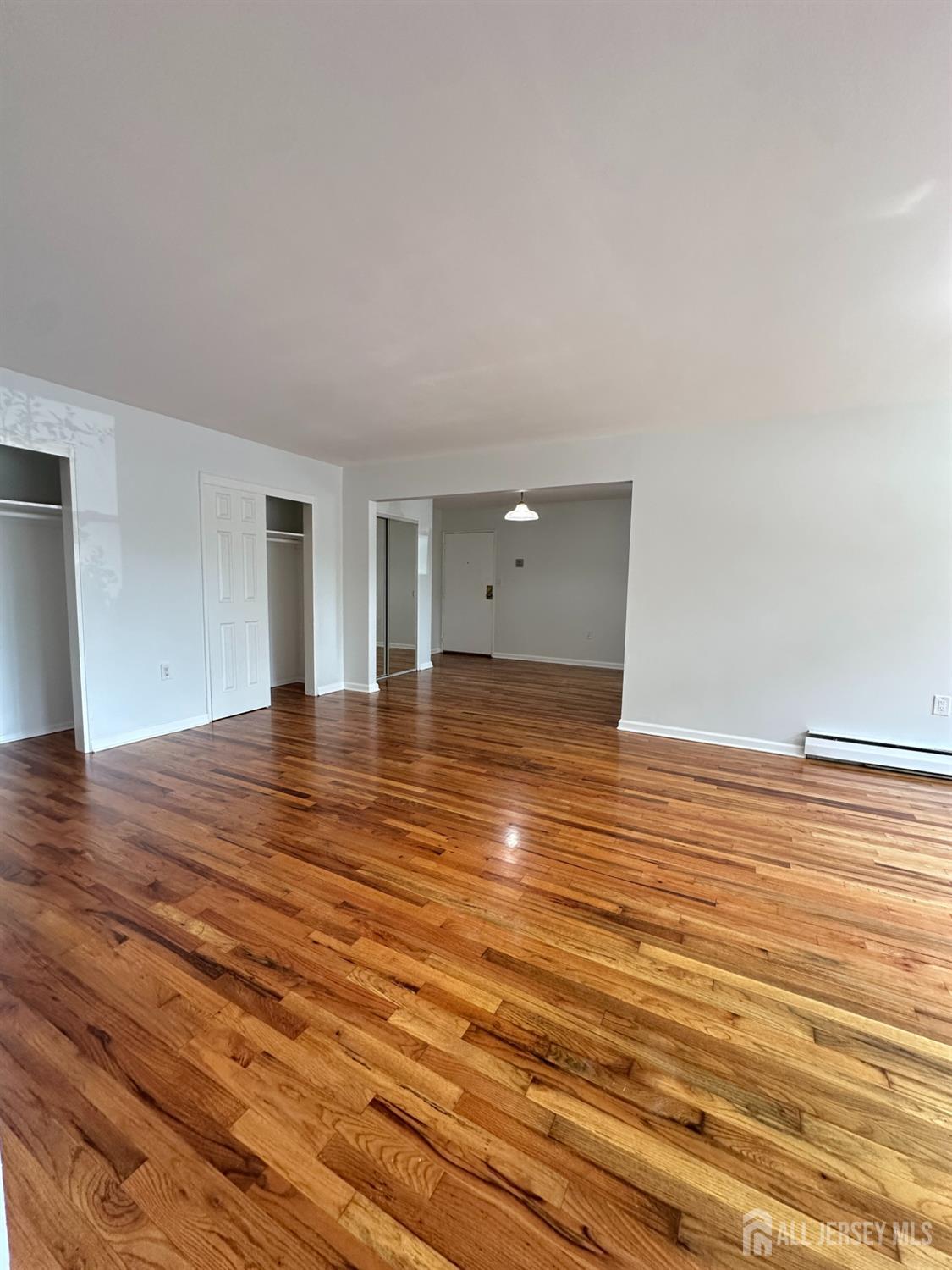 42 Woodedge Street Edison NJ 08817
