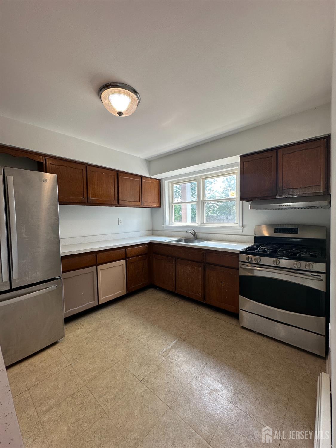 42 Woodedge Street Edison NJ 08817