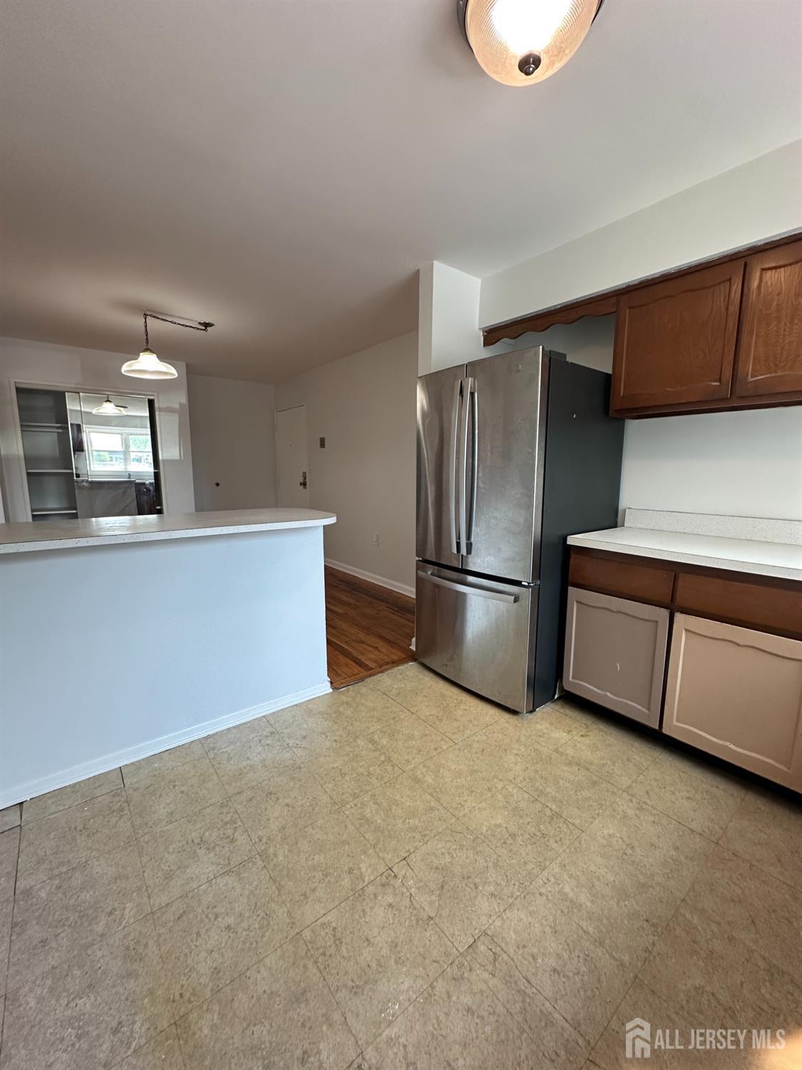 42 Woodedge Street Edison NJ 08817