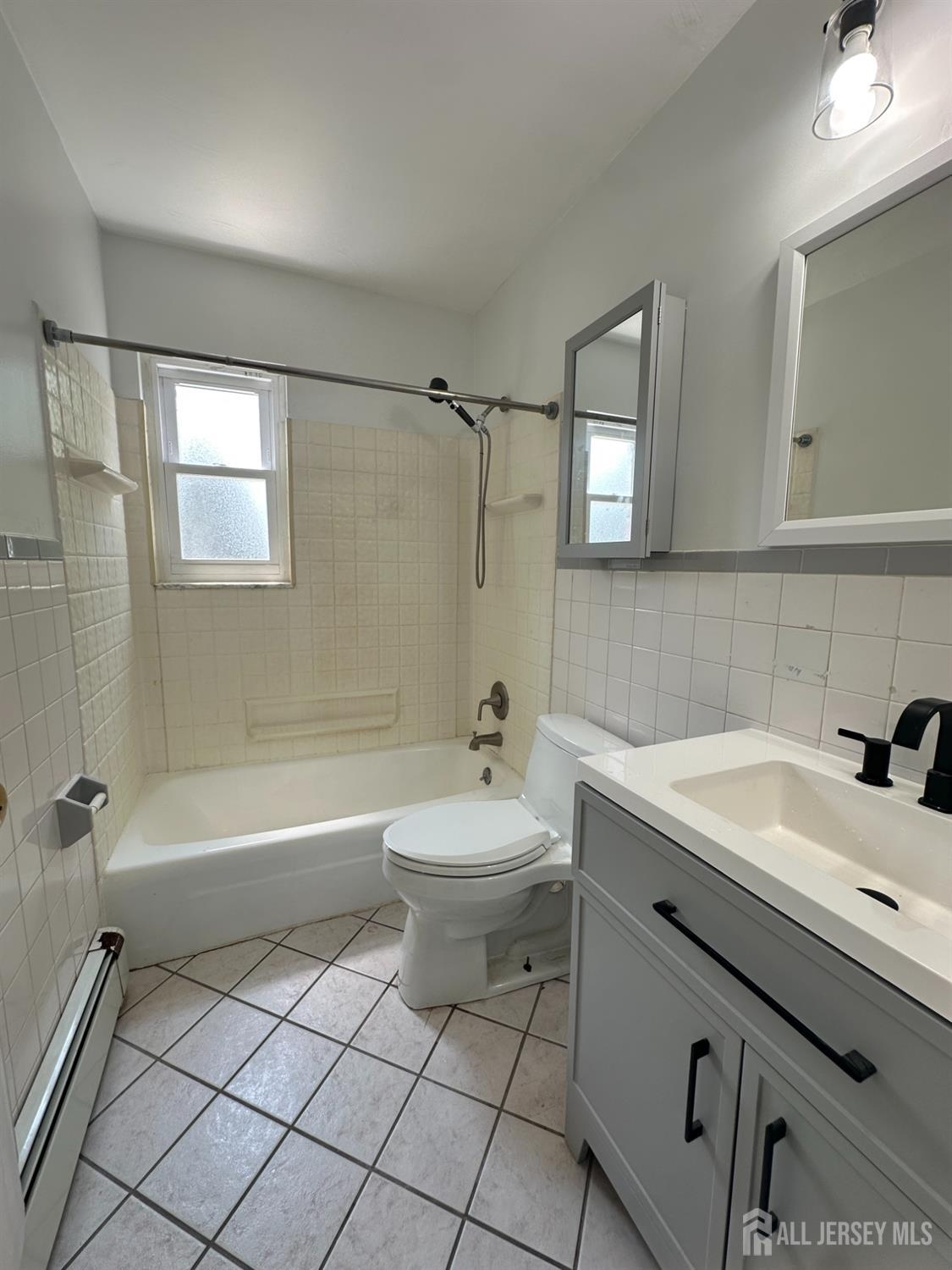 42 Woodedge Street Edison NJ 08817