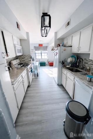 23-C Powderhorn Court Woodbridge Proper NJ 07095