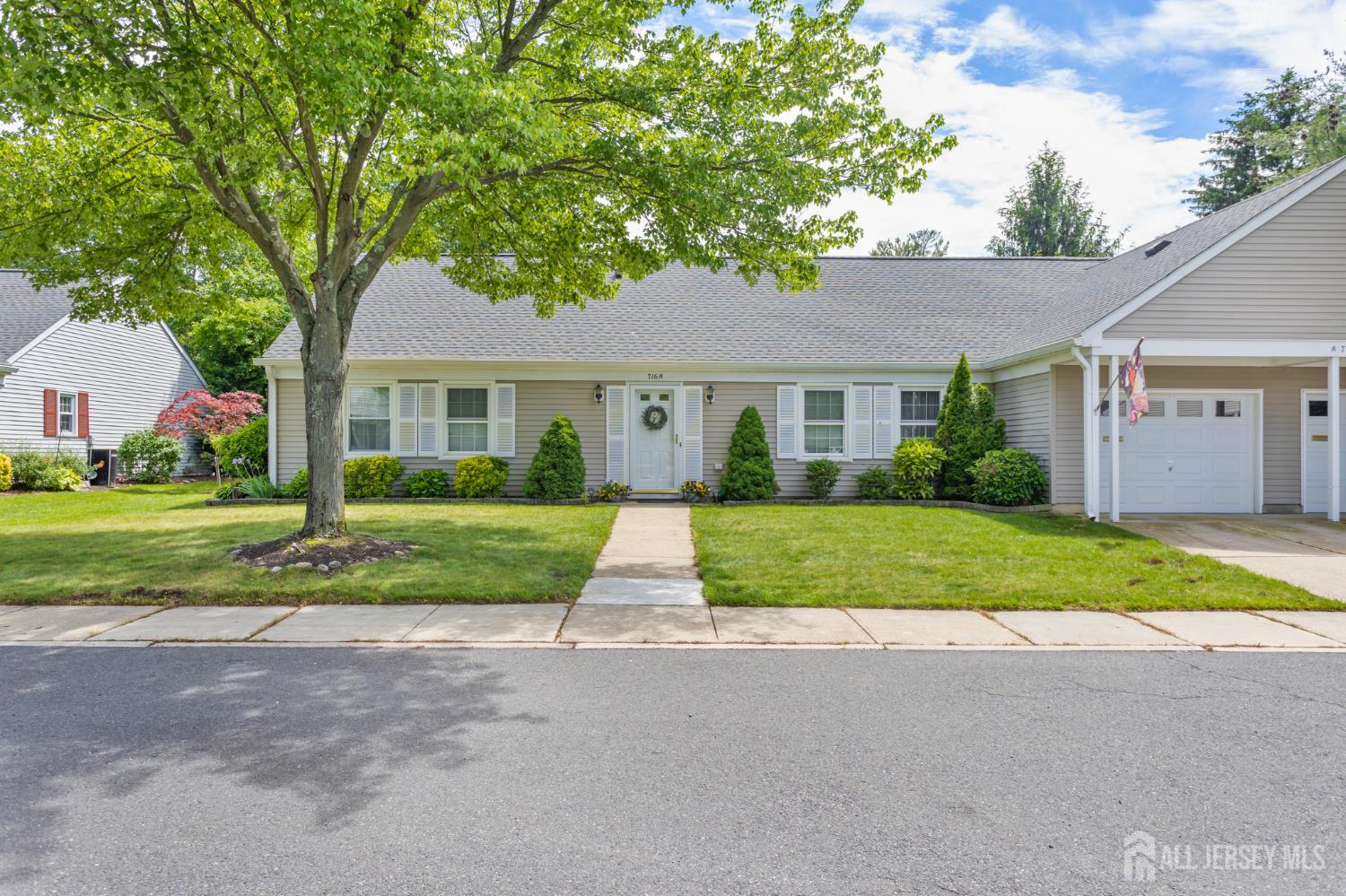 716 Victoria Court Monroe NJ 08831