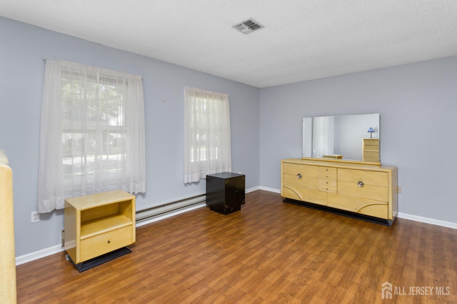 716 Victoria Court Monroe NJ 08831