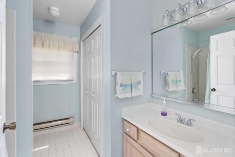 716 Victoria Court Monroe NJ 08831
