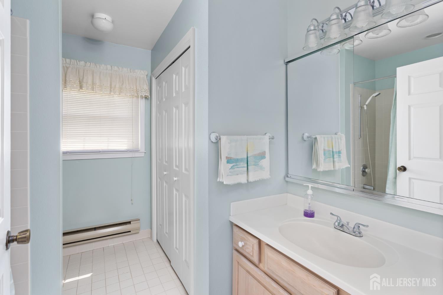 716 Victoria Court Monroe NJ 08831