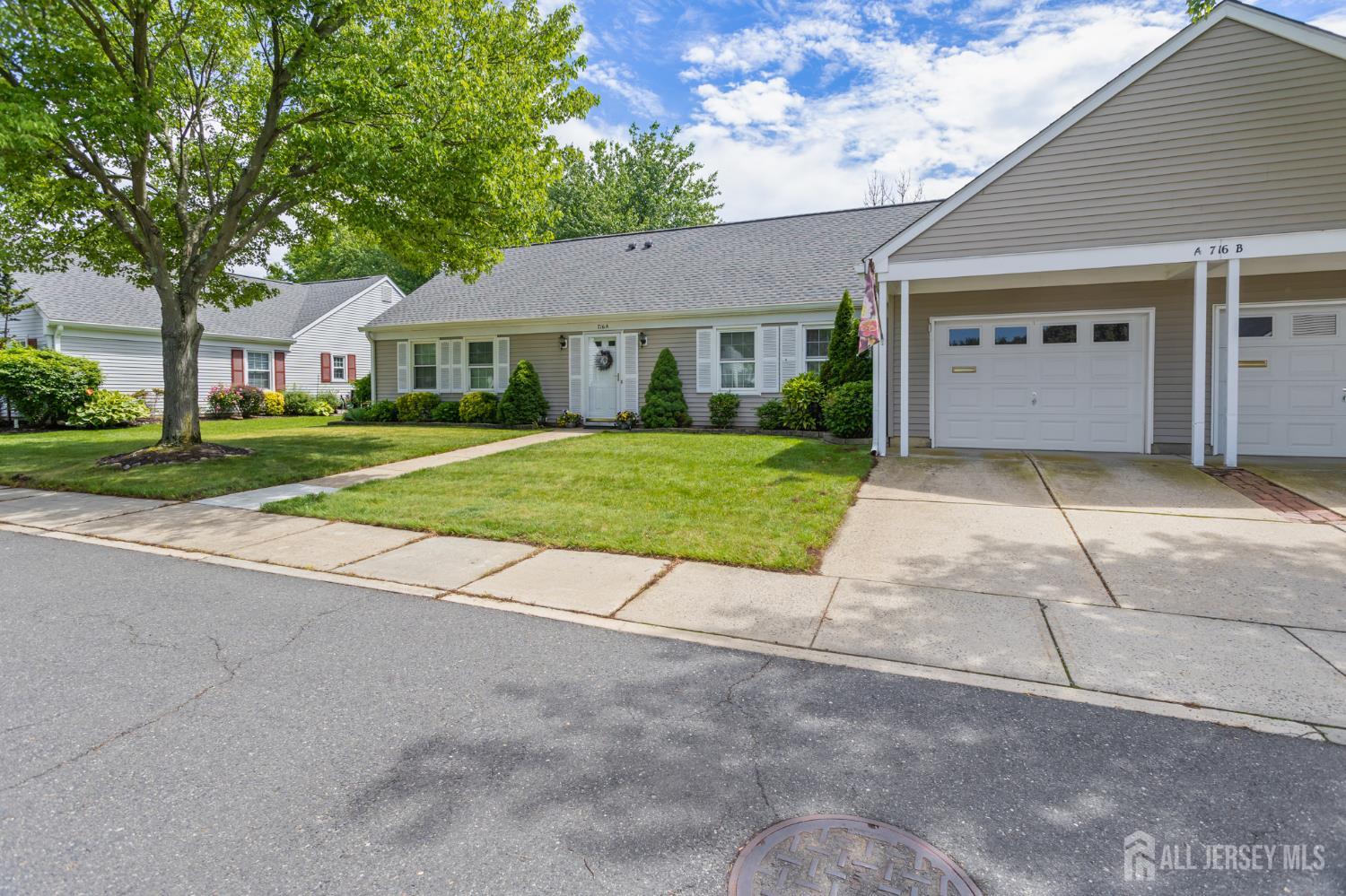 716 Victoria Court Monroe NJ 08831
