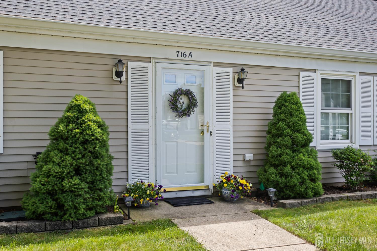 716 Victoria Court Monroe NJ 08831